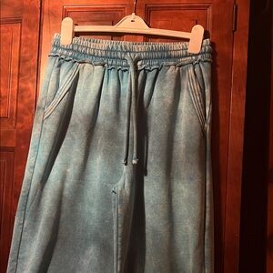 Zenana Outfitters NWOT Blue wide leg Jogger Pants Size L